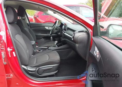 2024 Kia Forte Lxs z USA, uszkodzony, nr VIN 3KPF24AD5RE783270